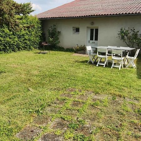Вилла Gite La Metairie, Au Calme A La Campagne Saint-Seurin-de-Palenne Экстерьер фото